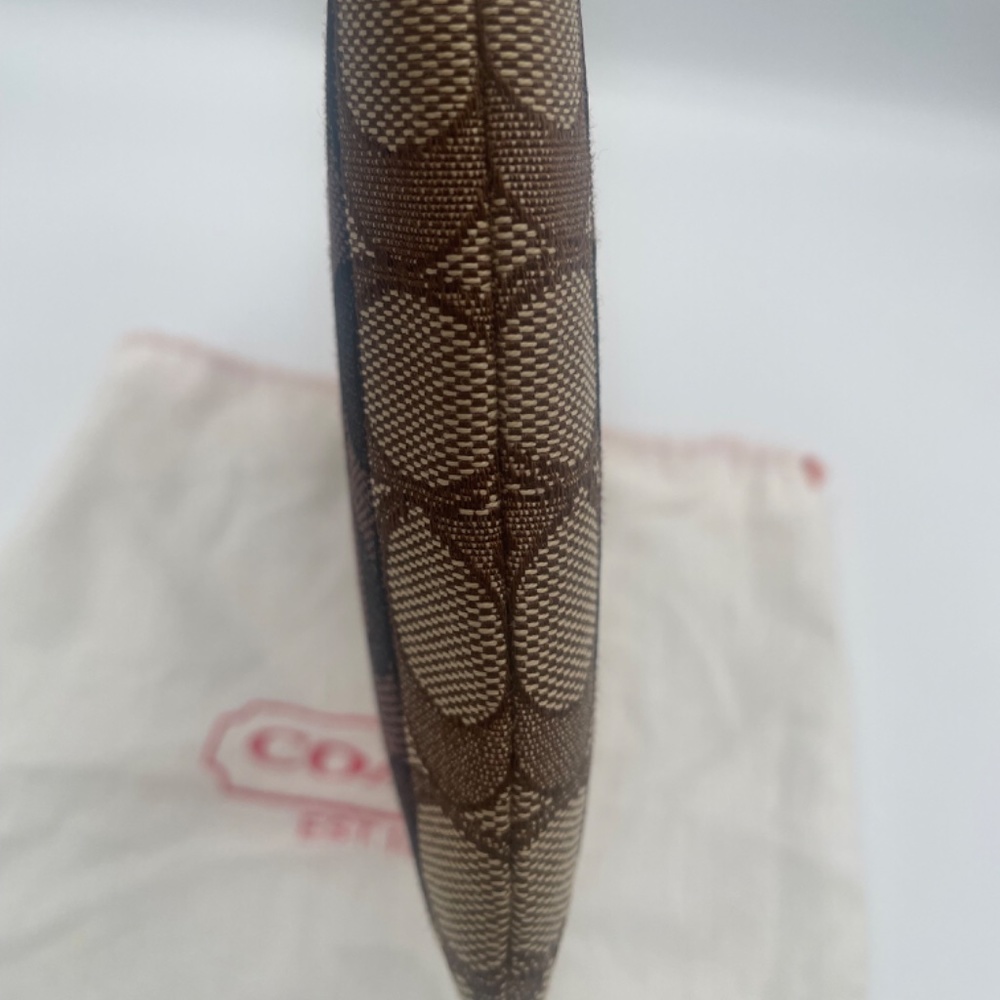 Coach Signature Jacquard with Stripes - Picture 5 of 6